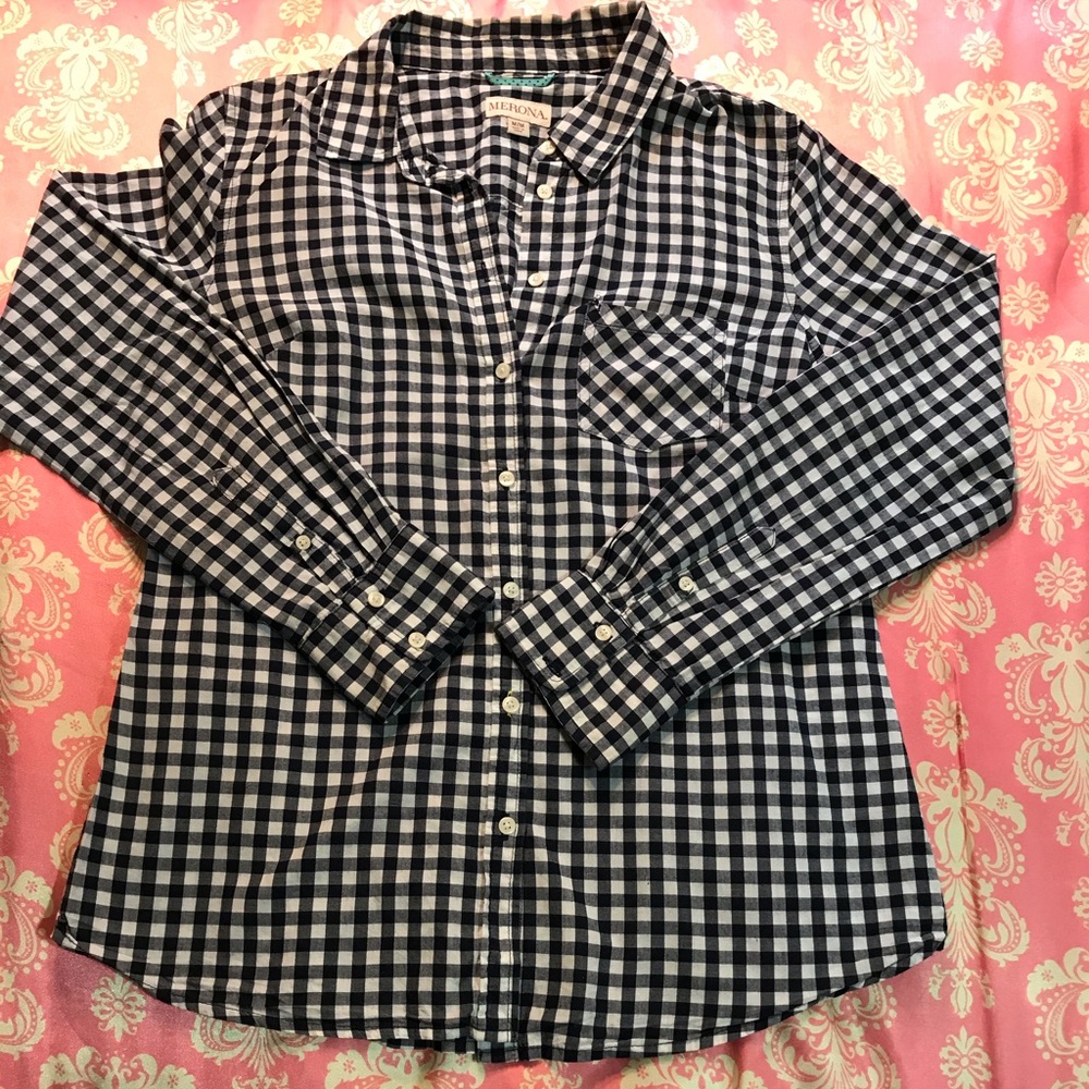 Black and white button up shirt